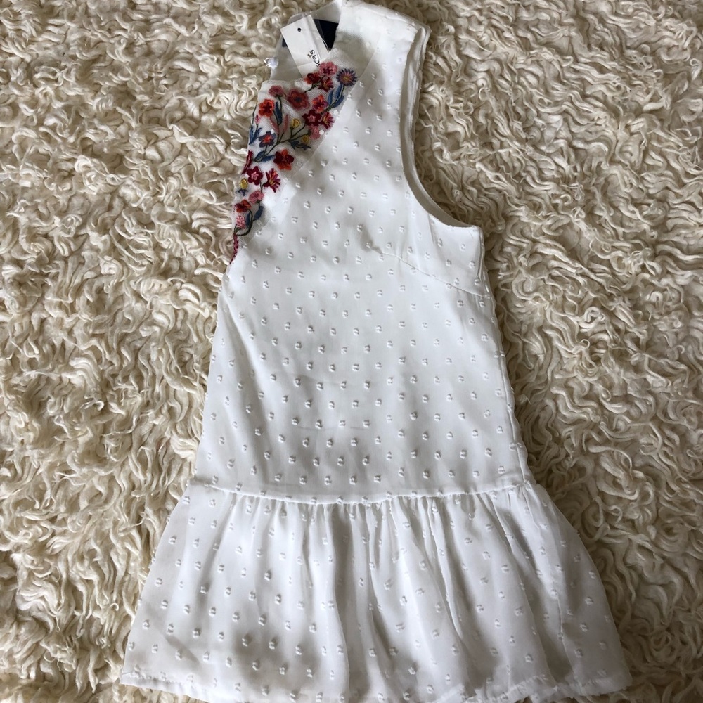 White Ruffled Hem Top - Picture 2 of 4